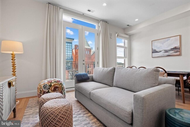 Building Photo - 2108 10th St NW