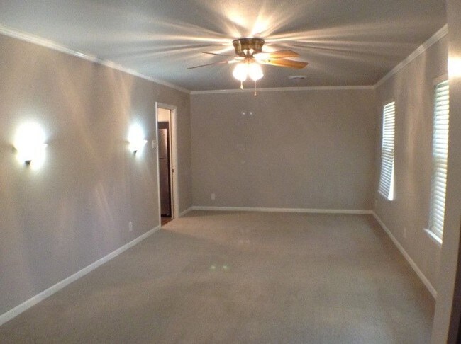 Building Photo - 11107 Reverie Ln