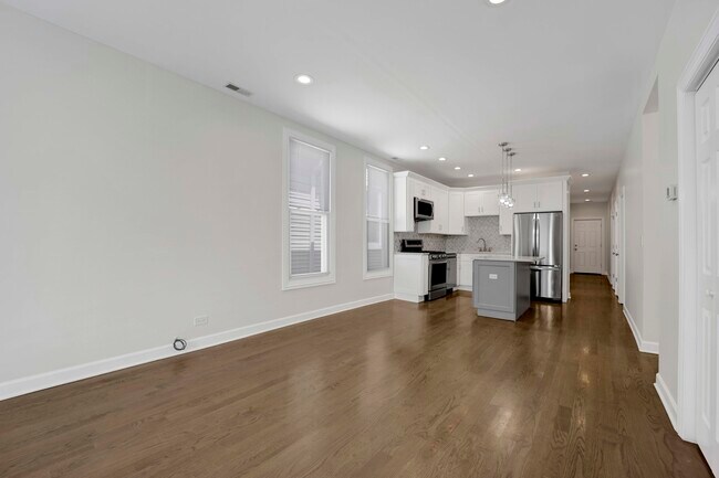Building Photo - 1821 N Tripp Ave