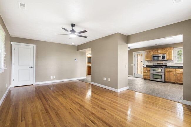 Building Photo - 5761 S Farm Rd 247