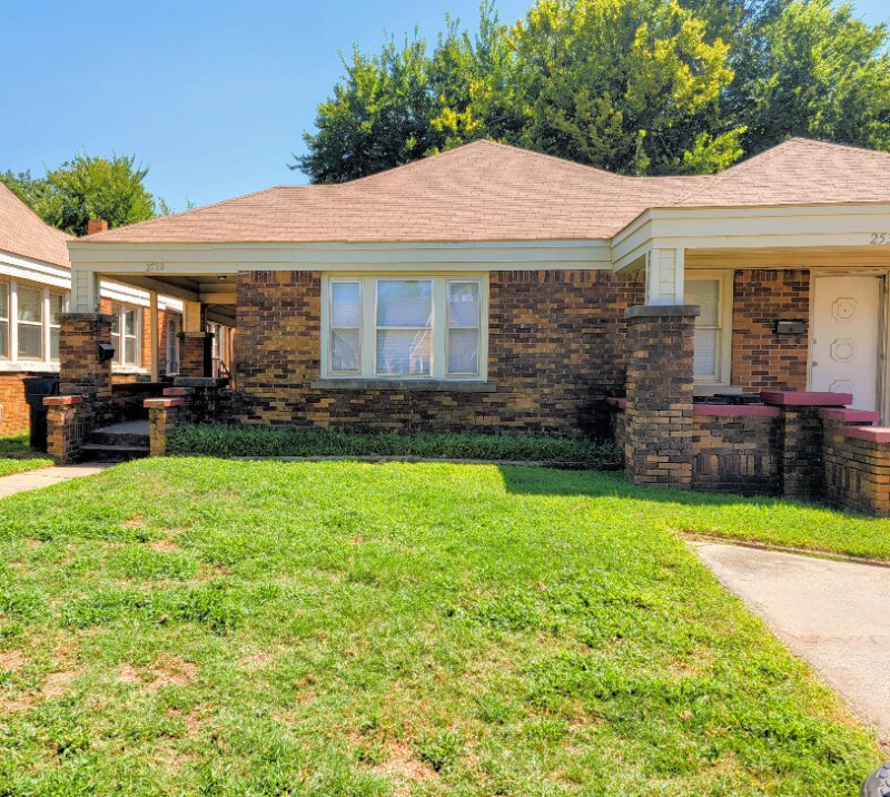 Foto principal - 2528 NW 11th St