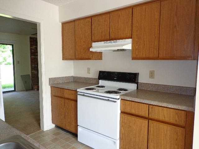 Building Photo - 2117 Rolling Ridge Dr