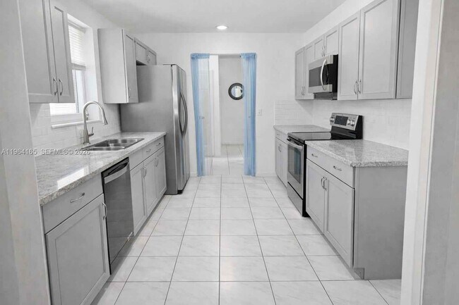 Foto del edificio - 121 SW 28th Terrace