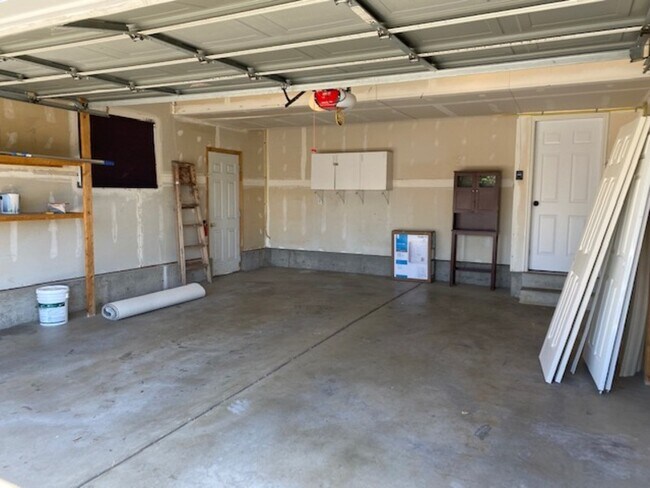 Building Photo - 2022 N 850 W