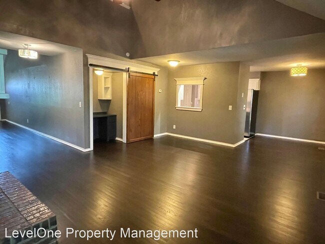 Building Photo - 2 br, 2.5 bath House - 313 Abilene Avenue