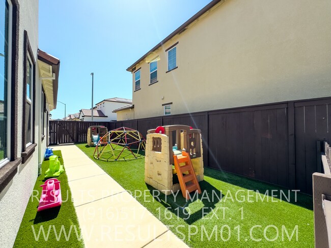 Foto del edificio - Antelope 3 Bed 2.5  Bath Beauty