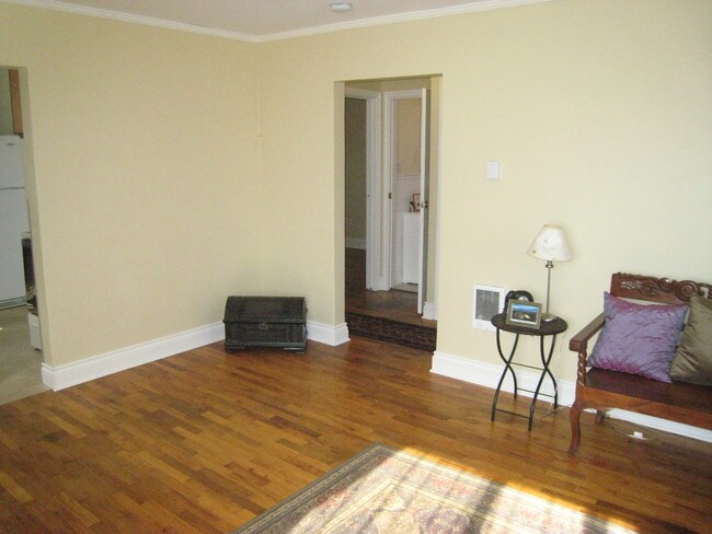 Foto del edificio - 631 S Hawthorne St