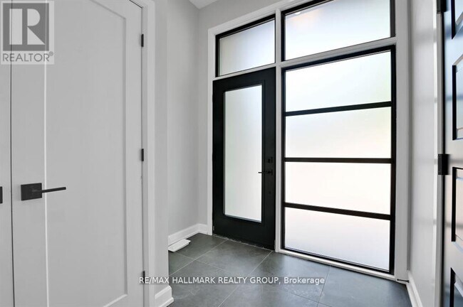 Building Photo - 457 Dawson Ave