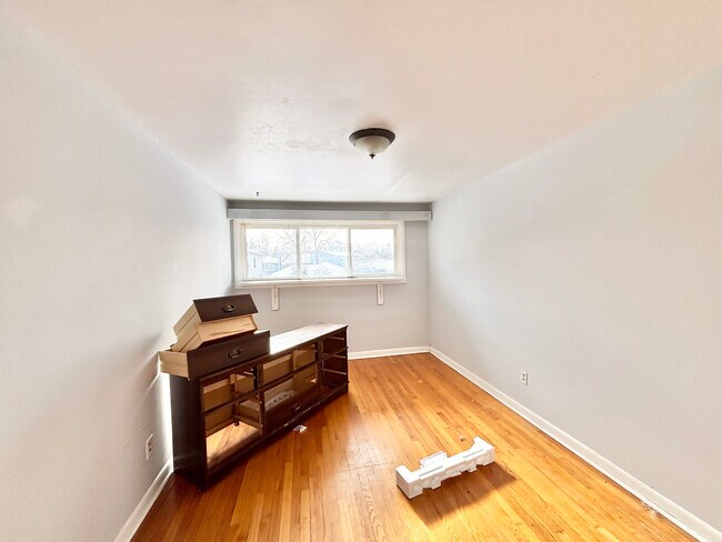 Photo du bâtiment - 3 BED - 2 BATH - OTTAWA - FULL HOUSE