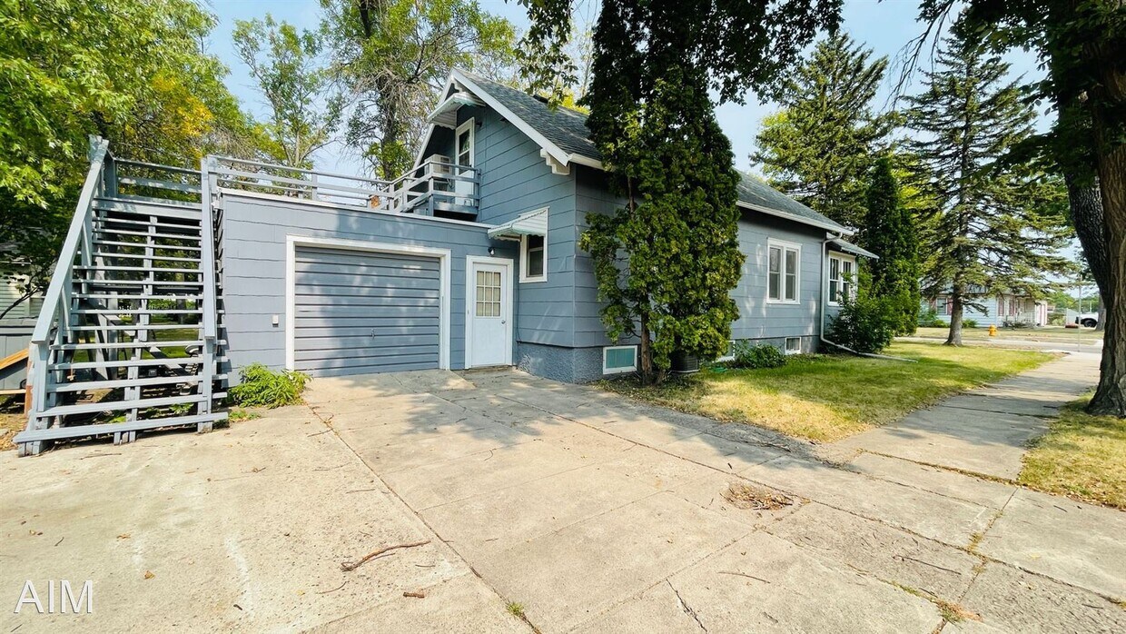 1528 S Grant St, Aberdeen, SD 57401 House Rental in Aberdeen, SD