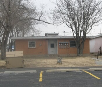 Building Photo - 2300 SW 8th Ave