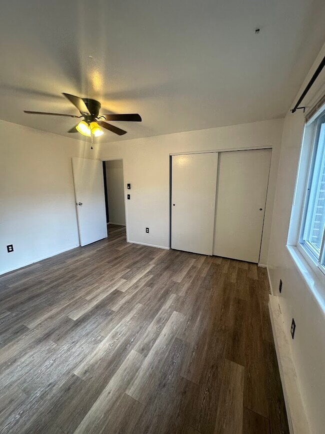 Foto del edificio - 4365 Powell Rd