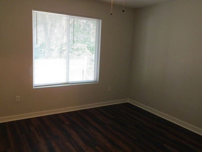 Foto del edificio - Cozy 2 bedroom/1 bath home in El Dorado