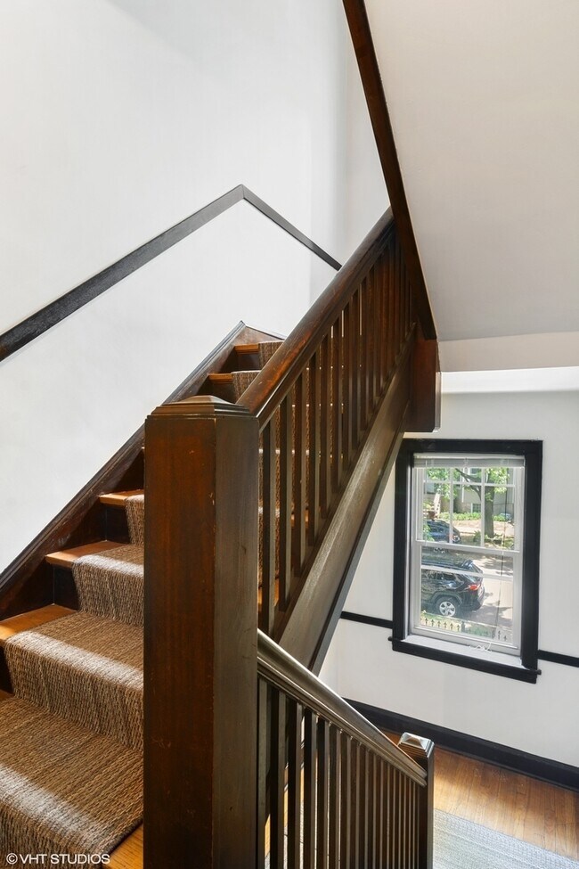 Stairway - 3730 N Marshfield Ave