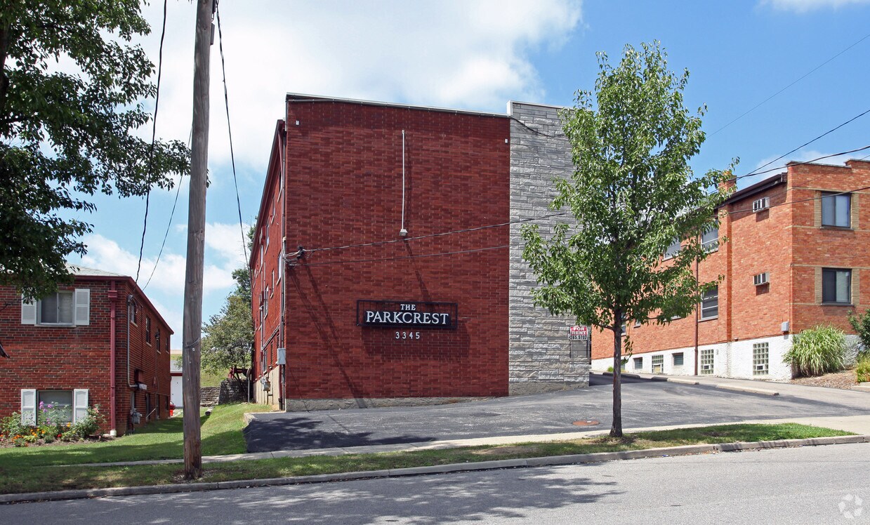 Building Photo - 3345 Parkcrest Ln