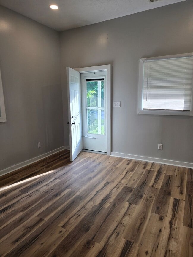 Building Photo - 765 N Belleview Pl