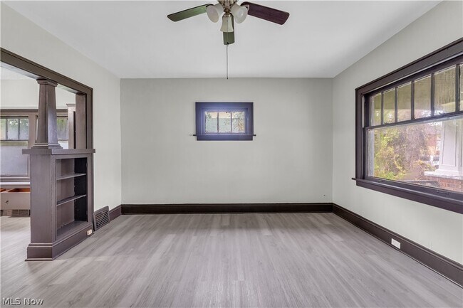 Foto del edificio - 1144 E 145th St