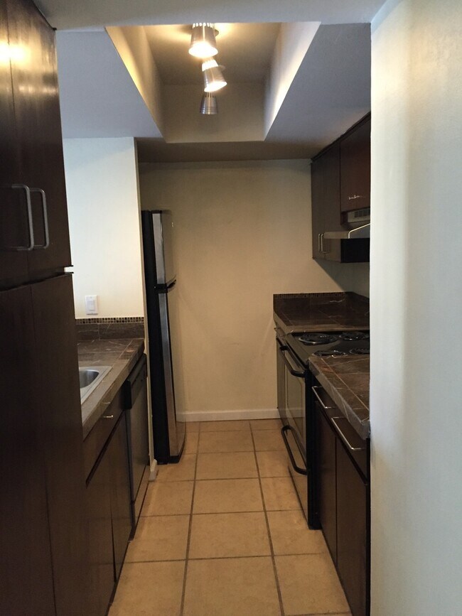 Building Photo - 4125 Avondale Ave
