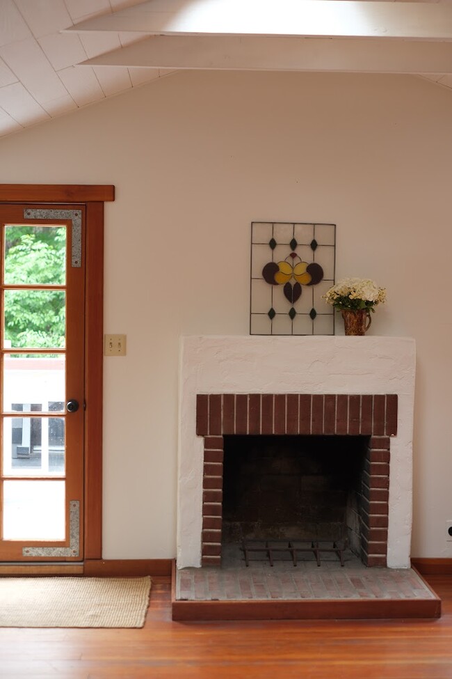 The charming fireplace - 11222 Arroyo Ave