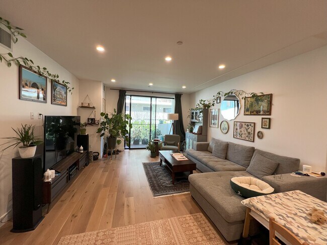 Foto del edificio - 1515 S Holt Ave