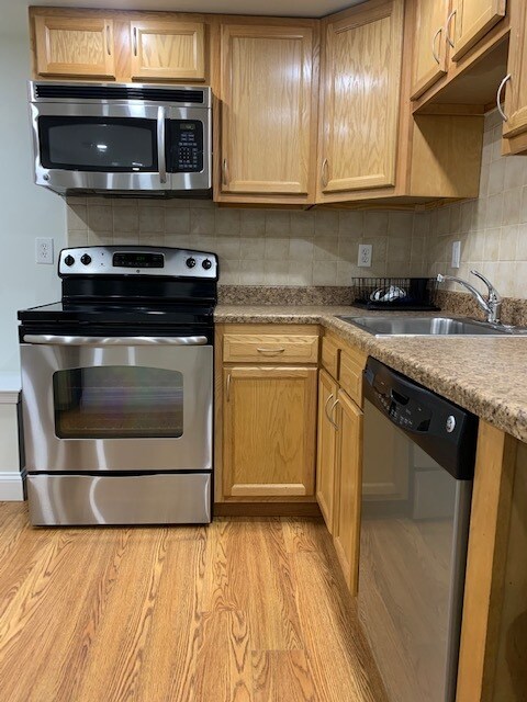 Kitchen - 149 N 21st St