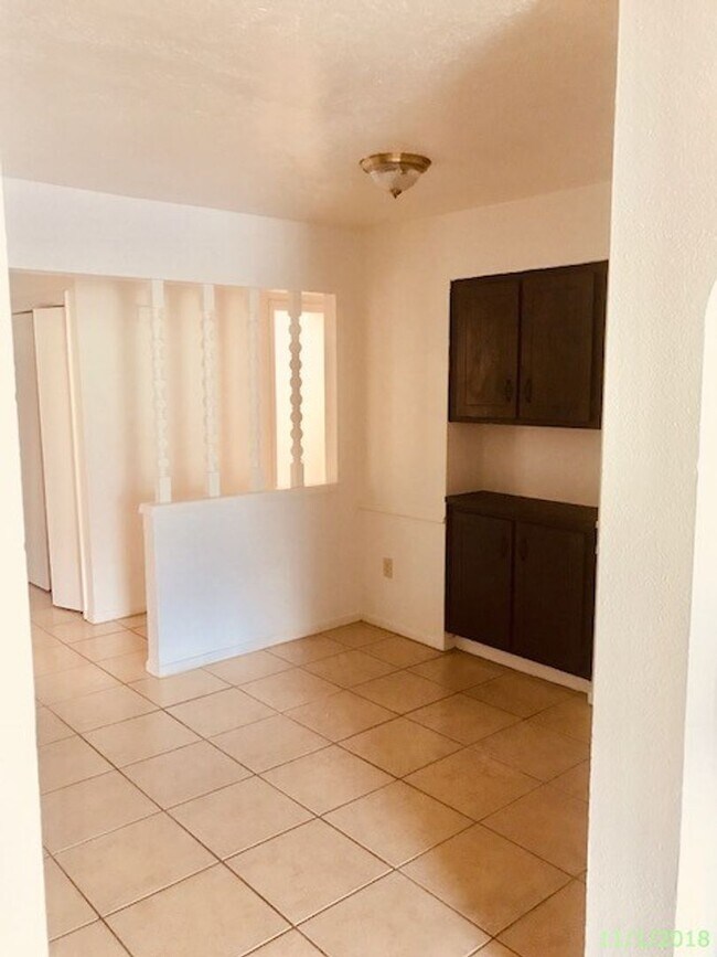 Foto del edificio - 2 BEDROOM 2 BATH PATIO HOME WITH 1010 SF