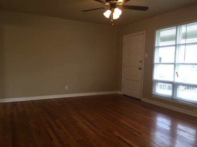 Building Photo - Huge Updated 4 Bedroom/2 Bath/2 Living Room House close to TTU - Available AUGUST