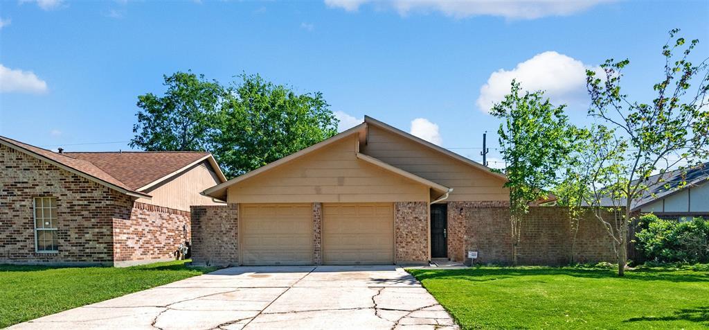 Primary Photo - 23414 Canyon Lake Dr