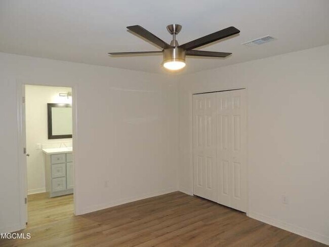 Building Photo - 248 Highpoint Dr