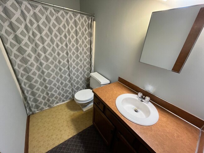 Foto del edificio - 673 E 10th St
