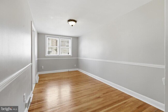 Foto del edificio - 271 W Wyncliffe Ave