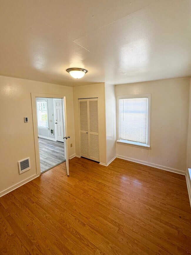 Foto del edificio - One Bedroom House In Port Hadlock