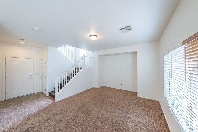 Foto del edificio - Gorgeous 2 story , 3 bedroom, 2.5 bathroom