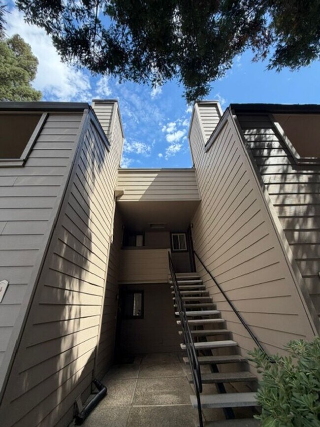Building Photo - 3715 Tallyho Dr