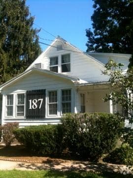 Building Photo - 187 W Clarkstown Rd