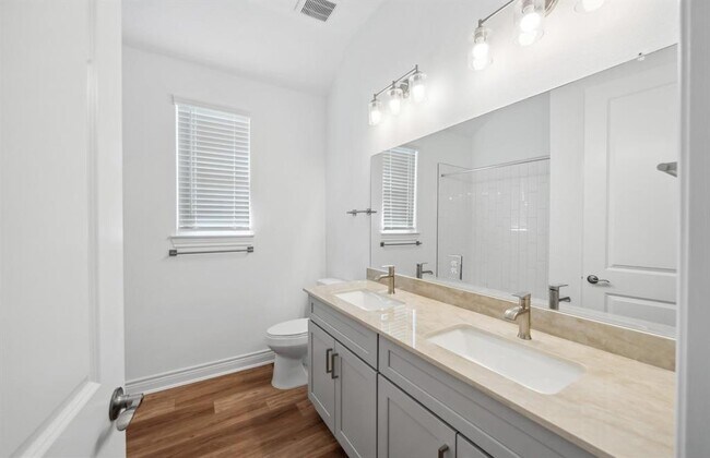 Foto del edificio - 25310 Framlingham Dr