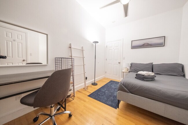 Foto del edificio - 230 W 113th St