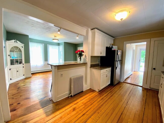 Building Photo - 362 Sagamore Rd