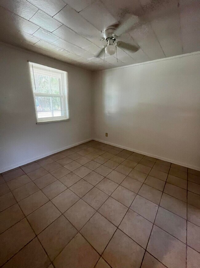 Foto del edificio - 531 E Miracle Strip Pkwy