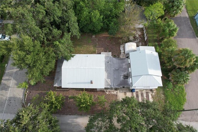 Foto del edificio - 6506 N Wellington Ave