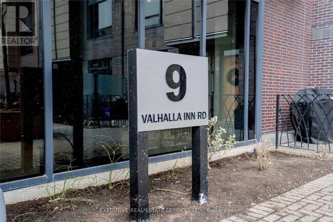 Photo du bâtiment - 9 Valhalla Inn Rd