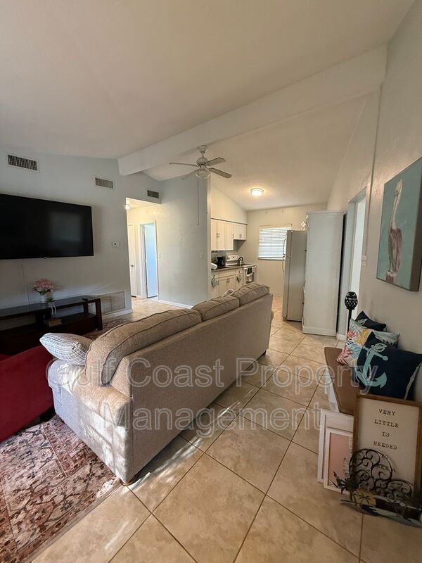 Building Photo - 1949 Forked Creek Dr