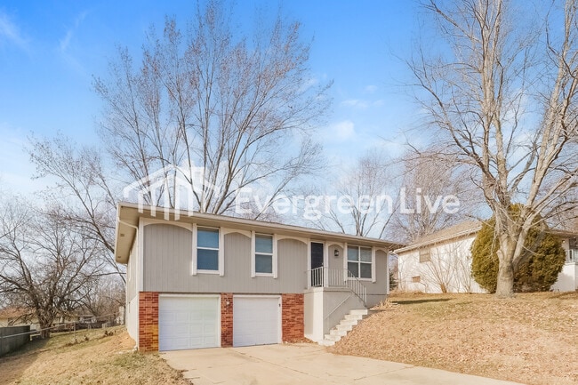 Building Photo - 1109 NE 9th St