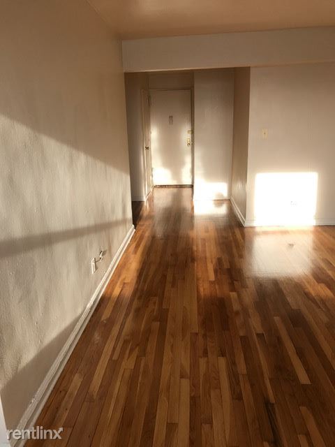Building Photo - 100 E 92nd St