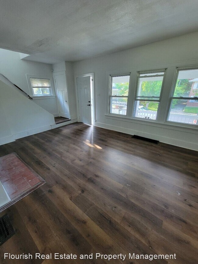 Building Photo - 3 br, 1 bath House - 54 Pointview Ave.