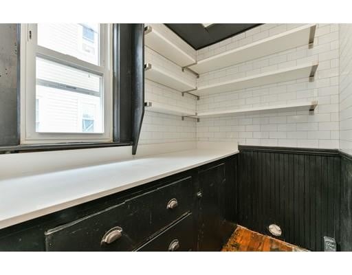 Building Photo - 667 Adams St