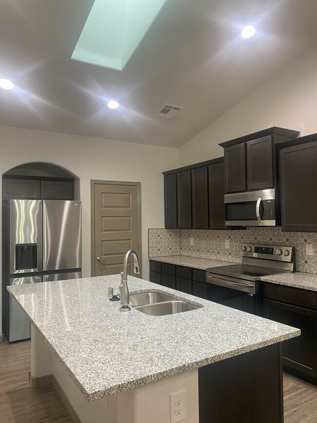 Foto del edificio - 4027 Apache Pine Pl