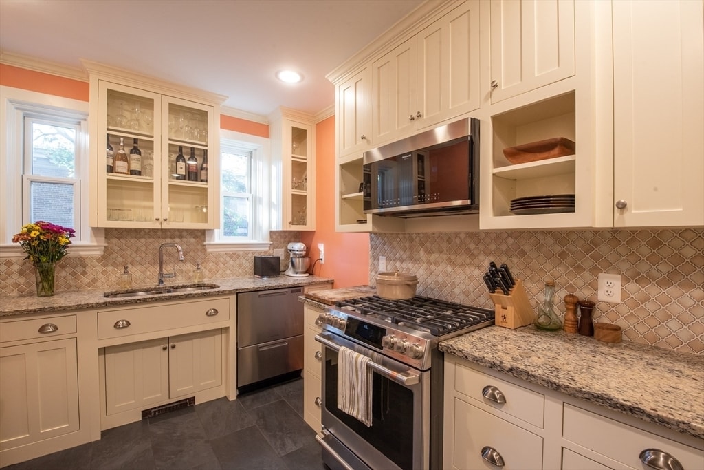 Foto principal - 159 Washington St