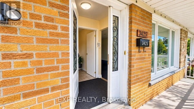 Building Photo - 3425 Laddie Crescent