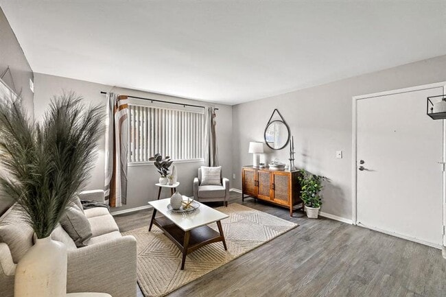 Building Photo - Residences at Grand Blanc Apartments - Grand Blanc, MI